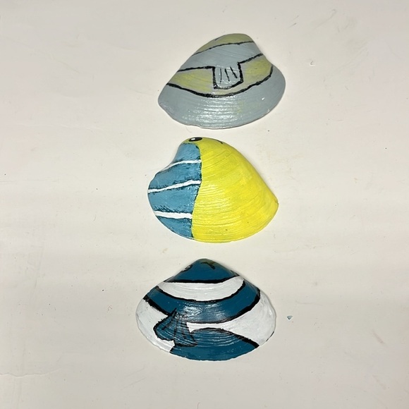1/ Handmade Painted Shells Tropical Fish Choose One - Picture 5 of 8